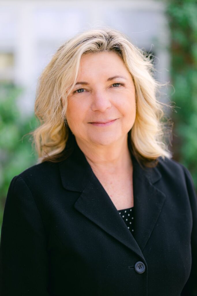 Janet  Palka